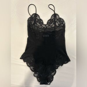 Lace body suit